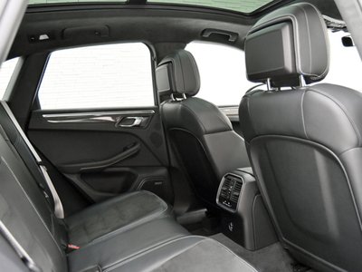 2023 Porsche MACAN thumbnail 29