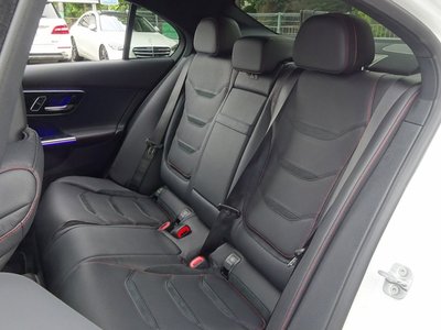 2026 Mercedes-BENZ C-CLASS AMG 照片 11