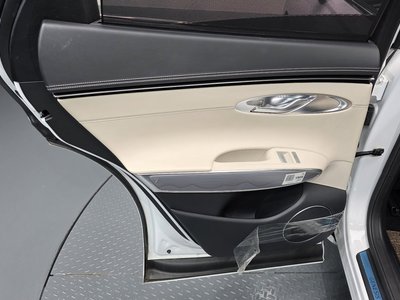 2023 Genesis GV70 thumbnail 15