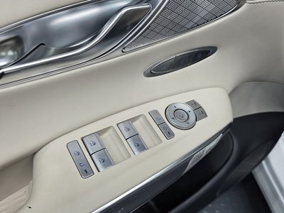 2023 Genesis GV70 thumbnail 30