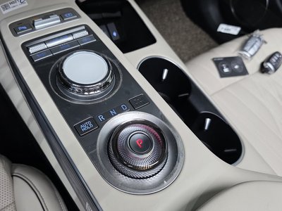 2023 Genesis GV70 thumbnail 12