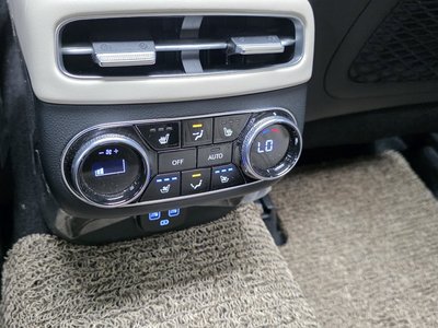 2023 Genesis GV70 thumbnail 32
