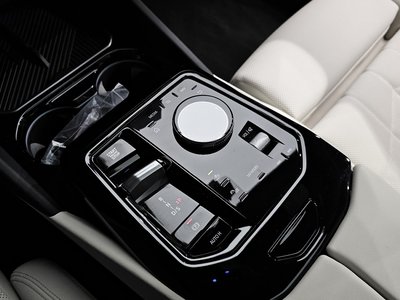 صورة 9 لـ 2024 BMW 5 SERIES