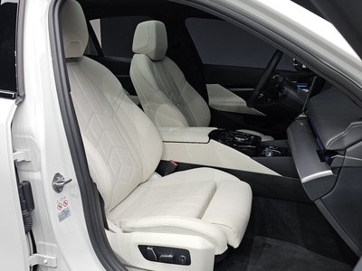صورة مصغرة 11 لـ 2024 BMW 5 SERIES