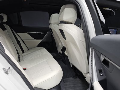 صورة مصغرة 12 لـ 2024 BMW 5 SERIES
