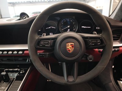 صورة 10 لـ 2022 Porsche 911