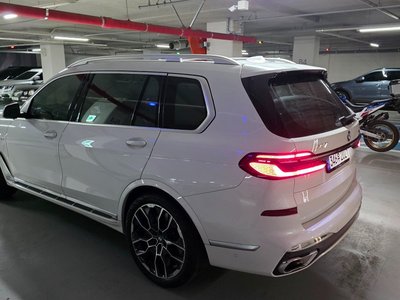BMW X7 - 7