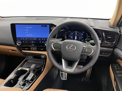 2025 Lexus NX — фото 8