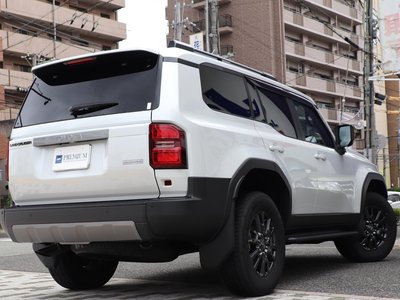 TOYOTA LAND CRUISER 250 - 7