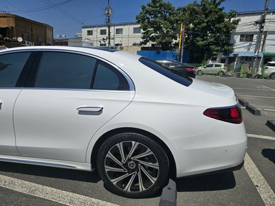 MERCEDES-BENZ E-CLASS - 2