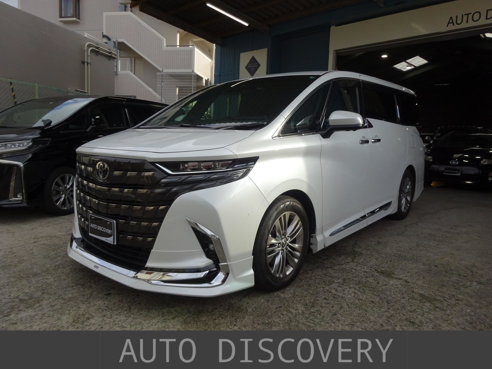 TOYOTA ALPHARD - View 1