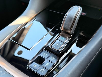 2025 Toyota ALPHARD thumbnail 25