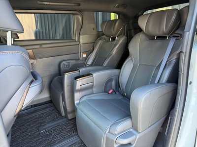 2025 Toyota ALPHARD thumbnail 32