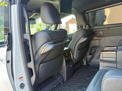 2025 Toyota ALPHARD thumbnail 33