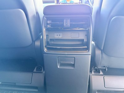 2025 Toyota ALPHARD thumbnail 31