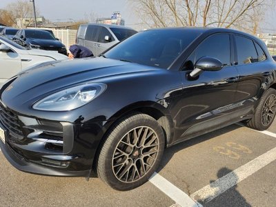 PORSCHE MACAN - 4