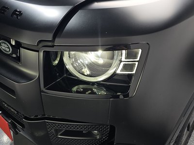 LAND ROVER DEFENDER - 9