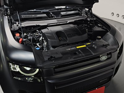 LAND ROVER DEFENDER - 7