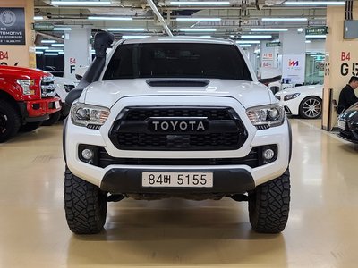 TOYOTA TACOMA - 2
