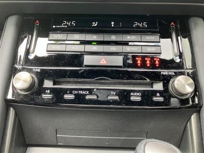 2024 Lexus IS thumbnail 12