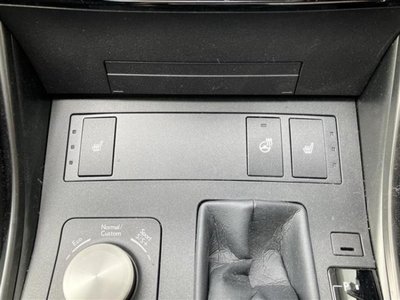 2024 Lexus IS thumbnail 13