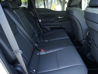 صورة مصغرة 21 لـ 2025 Lexus GX