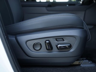 صورة مصغرة 12 لـ 2025 Lexus GX