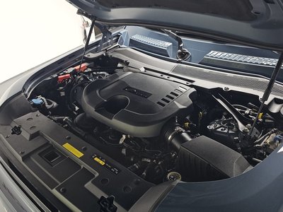 LAND ROVER DEFENDER - 7