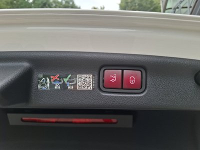 2025 MERCEDES-BENZ C-CLASS — миниатюра 19
