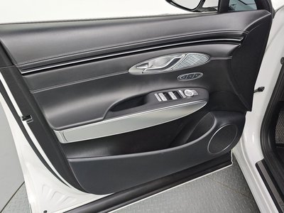 2022 Genesis GV70 — миниатюра 14