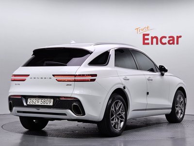 2022 Genesis GV70 photo 2