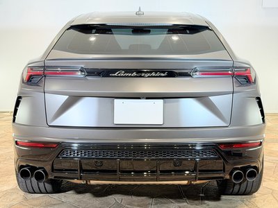 2022 Lamborghini URUS photo 8