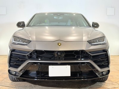2022 Lamborghini URUS photo 4