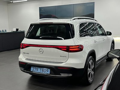 2025 Mercedes-BENZ EQB — фото 3