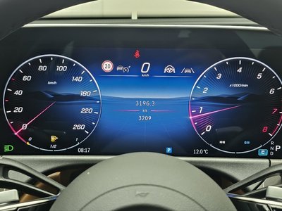 MERCEDES-BENZ E-CLASS - 8