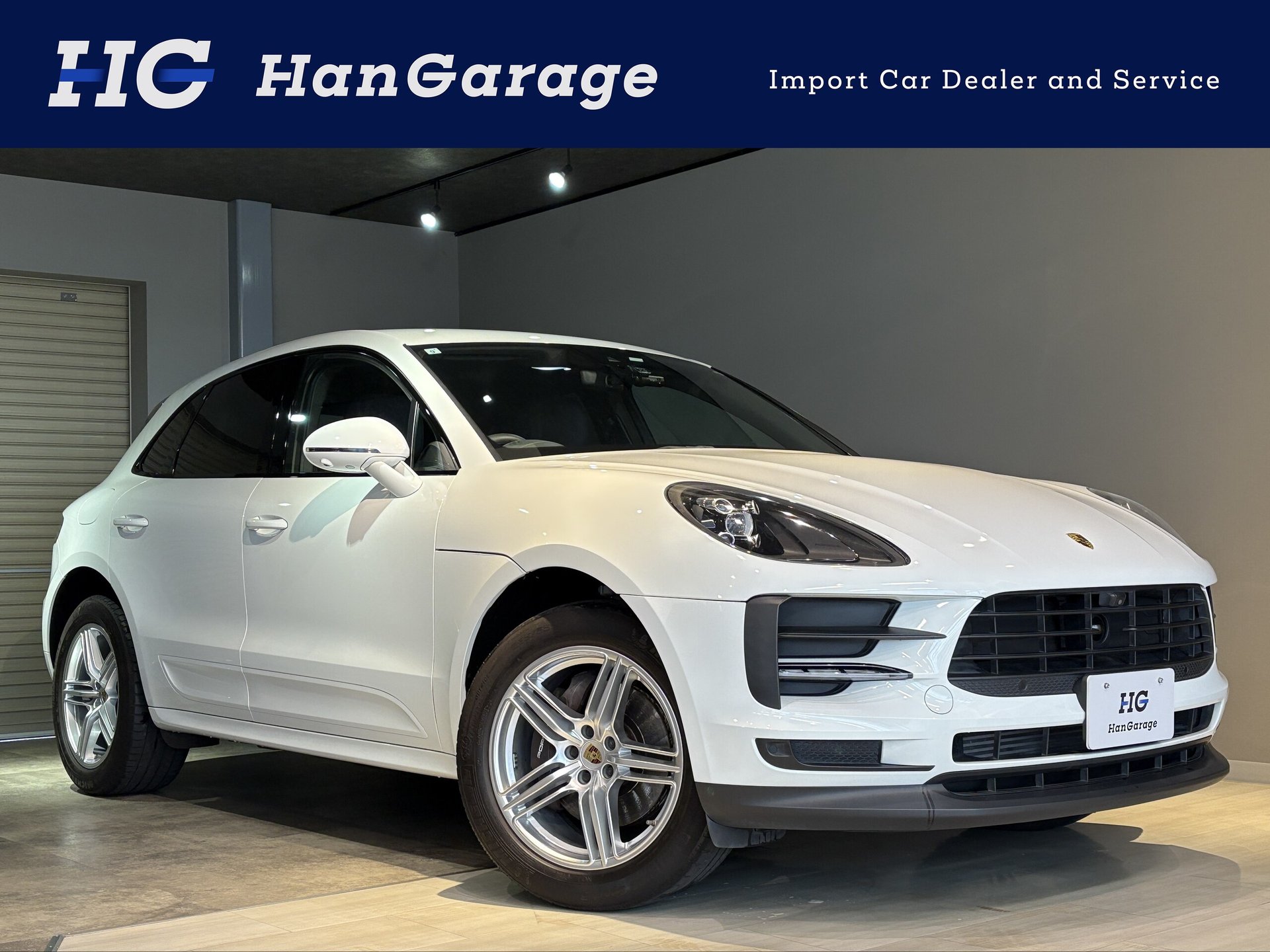 PORSCHE MACAN - View 1