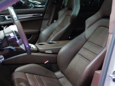 PORSCHE PANAMERA - 8