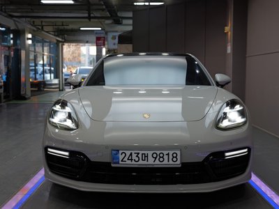 PORSCHE PANAMERA - 2