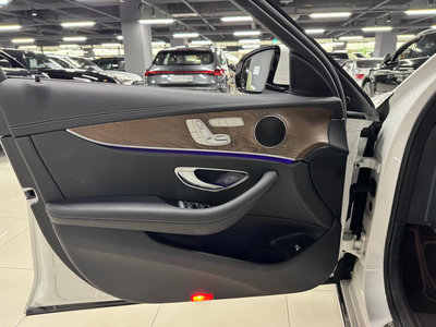 MERCEDES-BENZ E-CLASS - 7