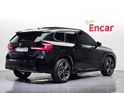 2024 BMW X1 photo 3