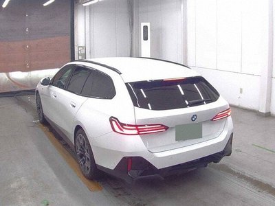 2026 BMW 5 SERIES — фото 1