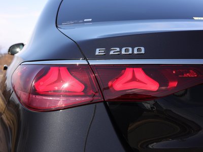 MERCEDES-BENZ E-CLASS - 8