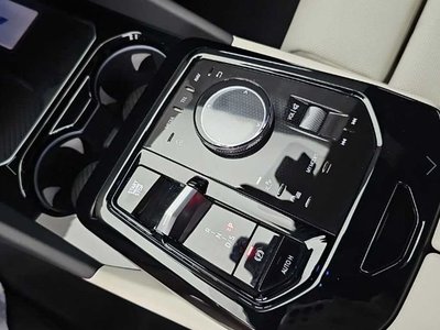 2024 BMW 5 SERIES 照片 8