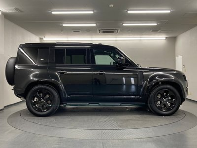 LAND ROVER DEFENDER - 9