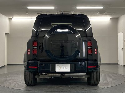 LAND ROVER DEFENDER - 7