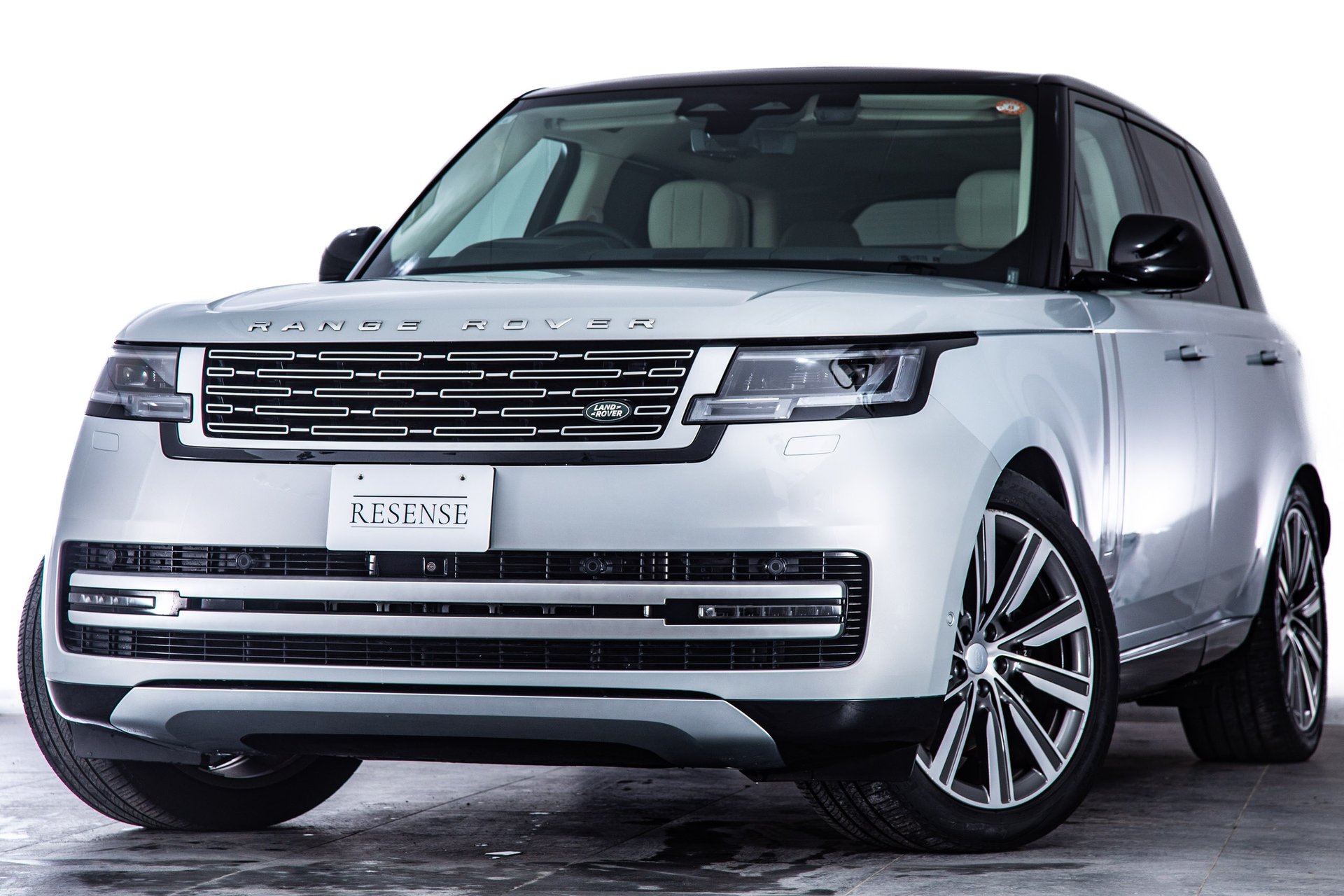 LAND ROVER RANGE ROVER - View 1