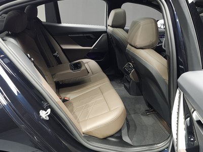 2025 BMW 5 SERIES thumbnail 18
