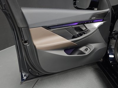 2025 BMW 5 SERIES thumbnail 14