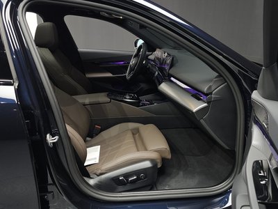 2025 BMW 5 SERIES thumbnail 16
