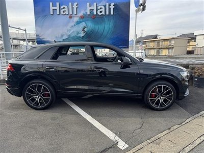 AUDI Q8 - 3